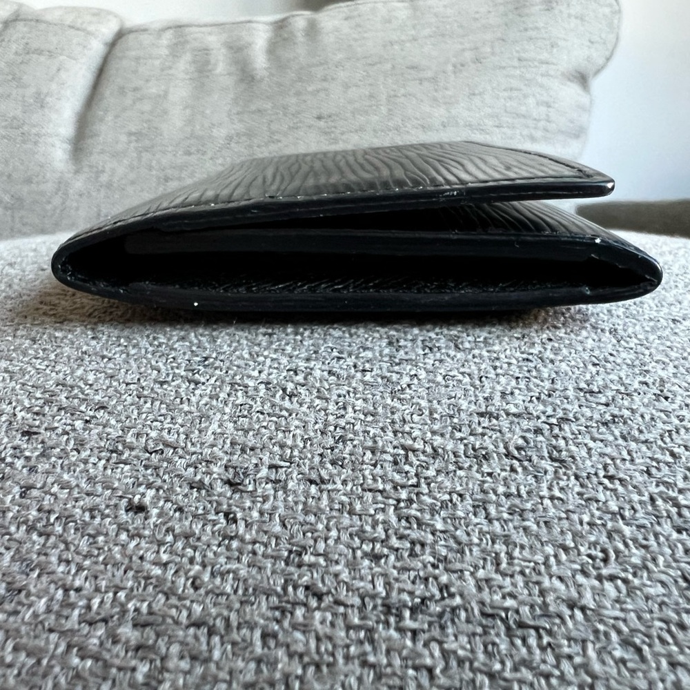 Louis Vuitton Epi Black cardholder - Picture 10 of 13